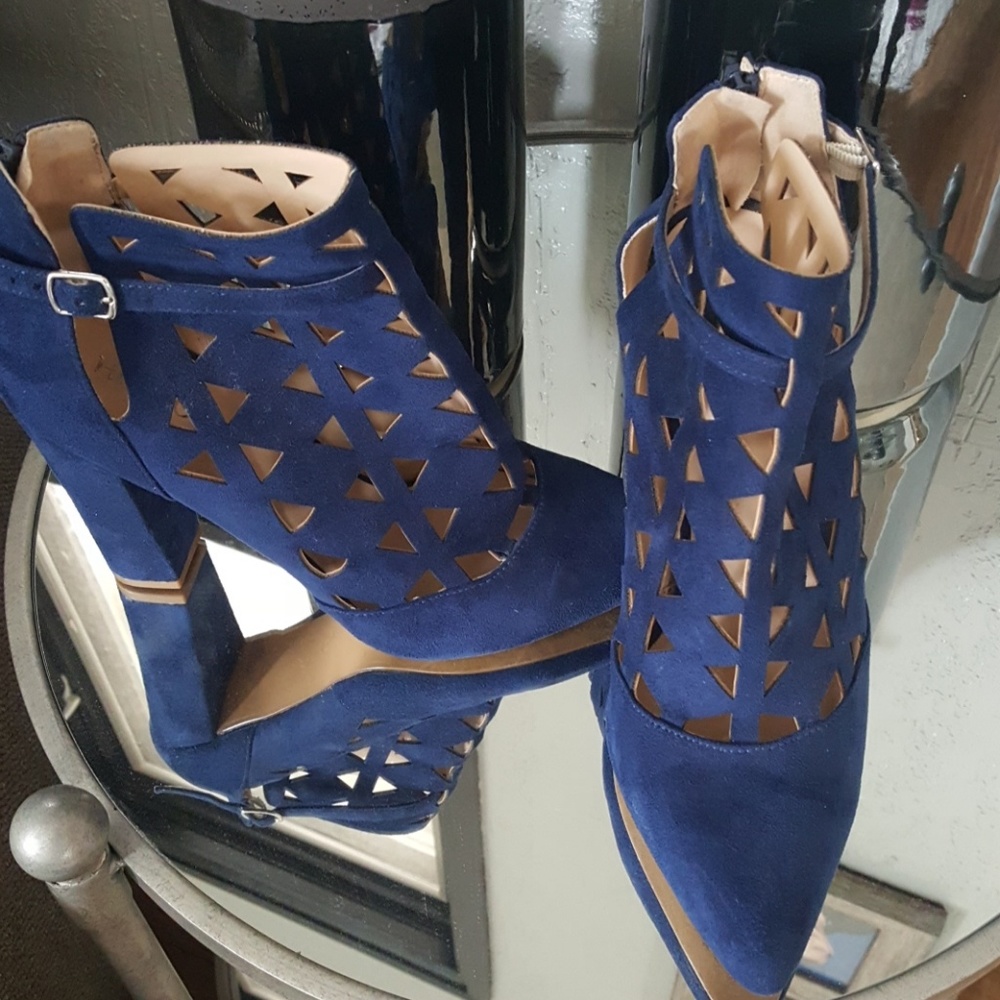 Navy blue cut-out heels